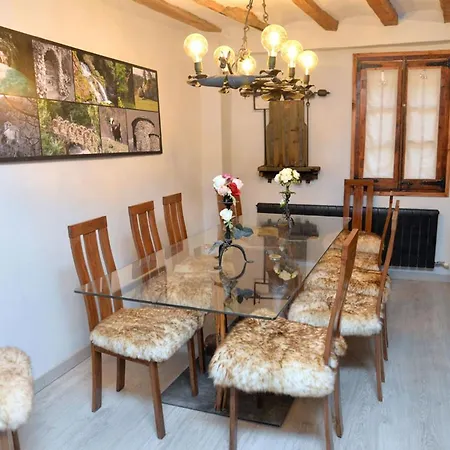 Triplex Rustico-moderno Hasta 18 Plazas - Pobla De Lillet *